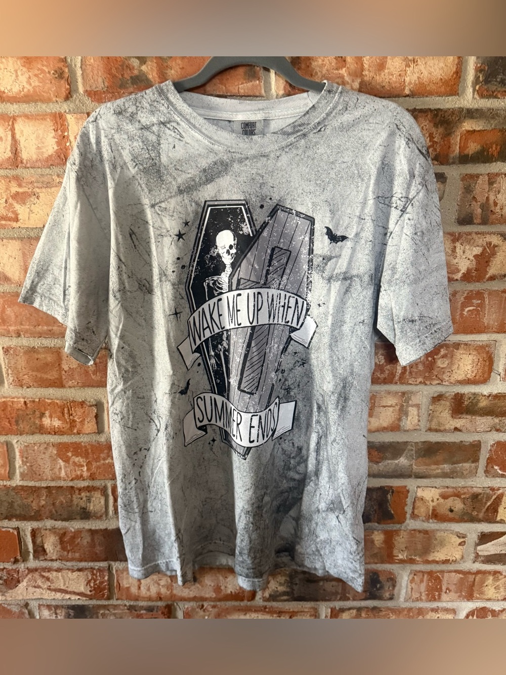 Comfort Colors Smoke Colorblast Short-Sleeve Tee with Coffin Graphic